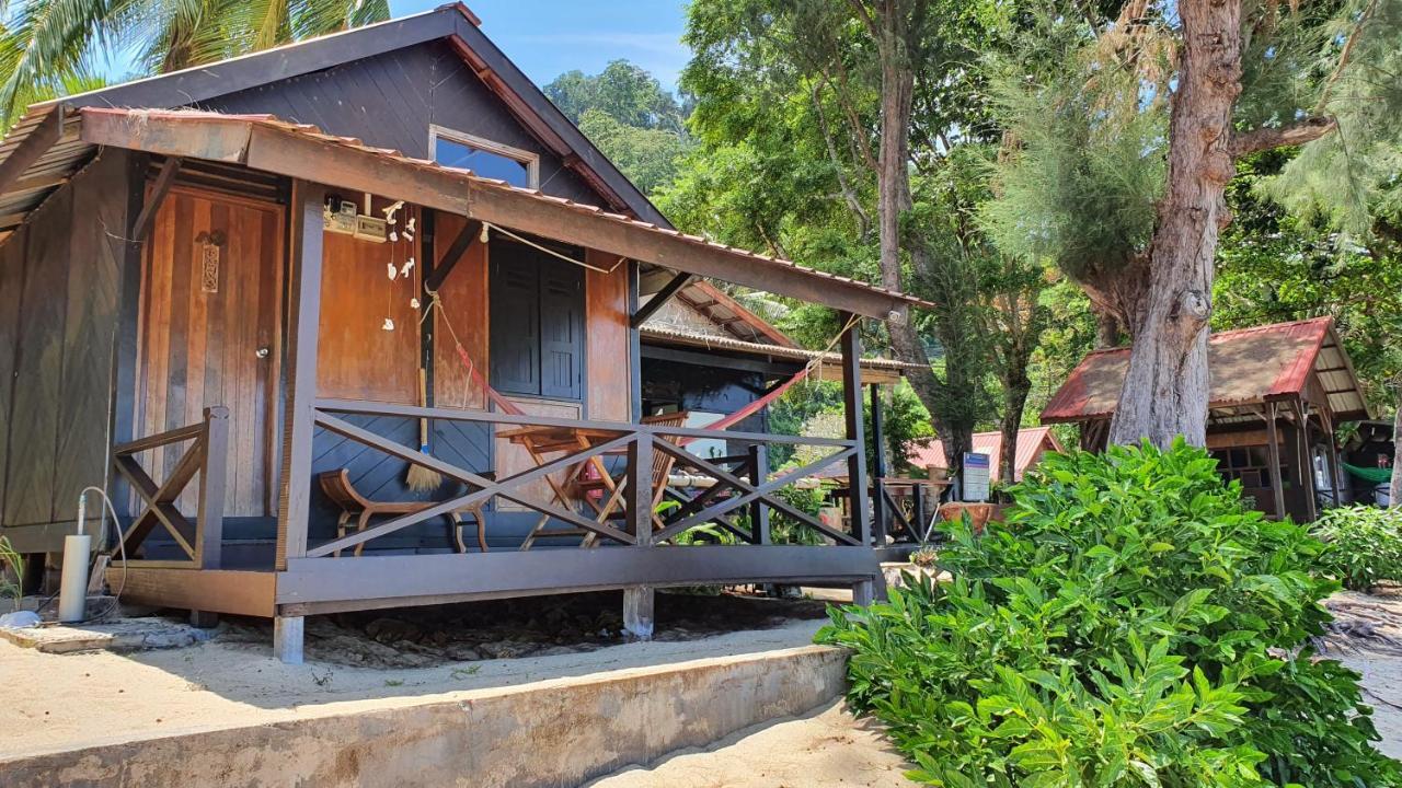 The Station Tioman Hotel Kampong Ayer Batang Екстериор снимка