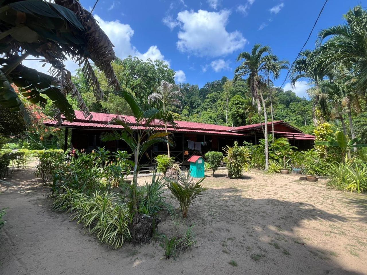 The Station Tioman Hotel Kampong Ayer Batang Екстериор снимка