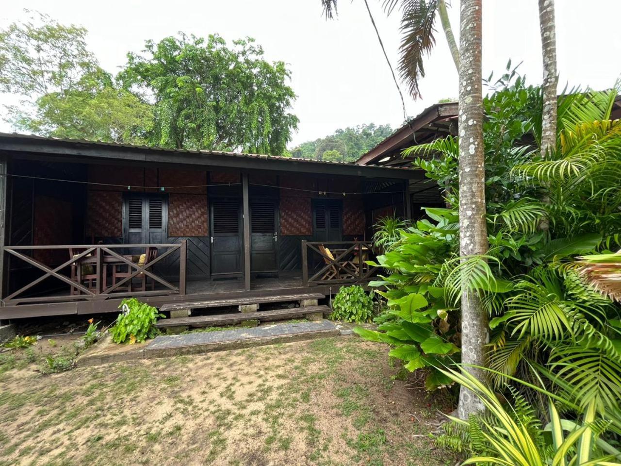 The Station Tioman Hotel Kampong Ayer Batang Екстериор снимка