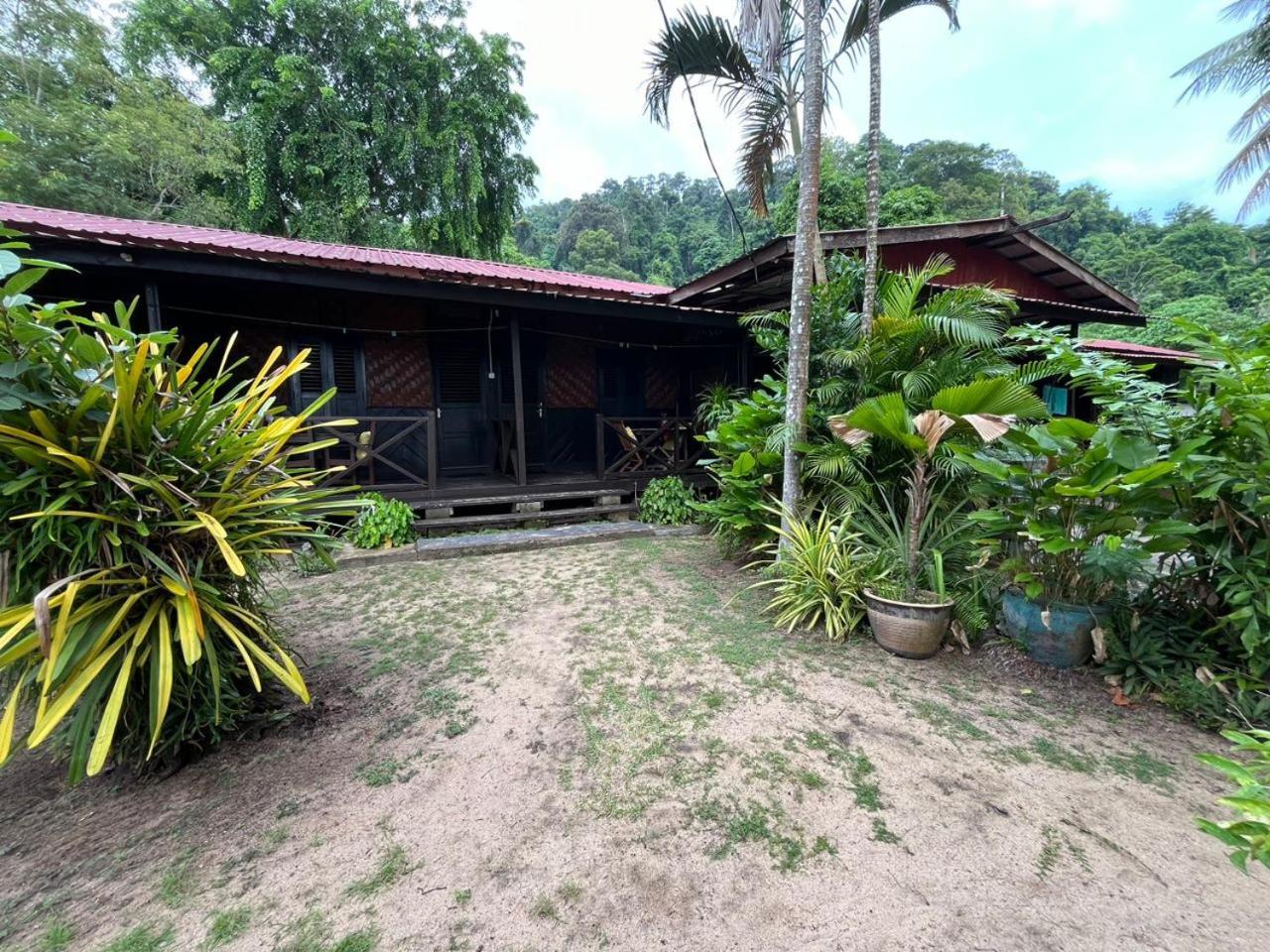 The Station Tioman Hotel Kampong Ayer Batang Екстериор снимка