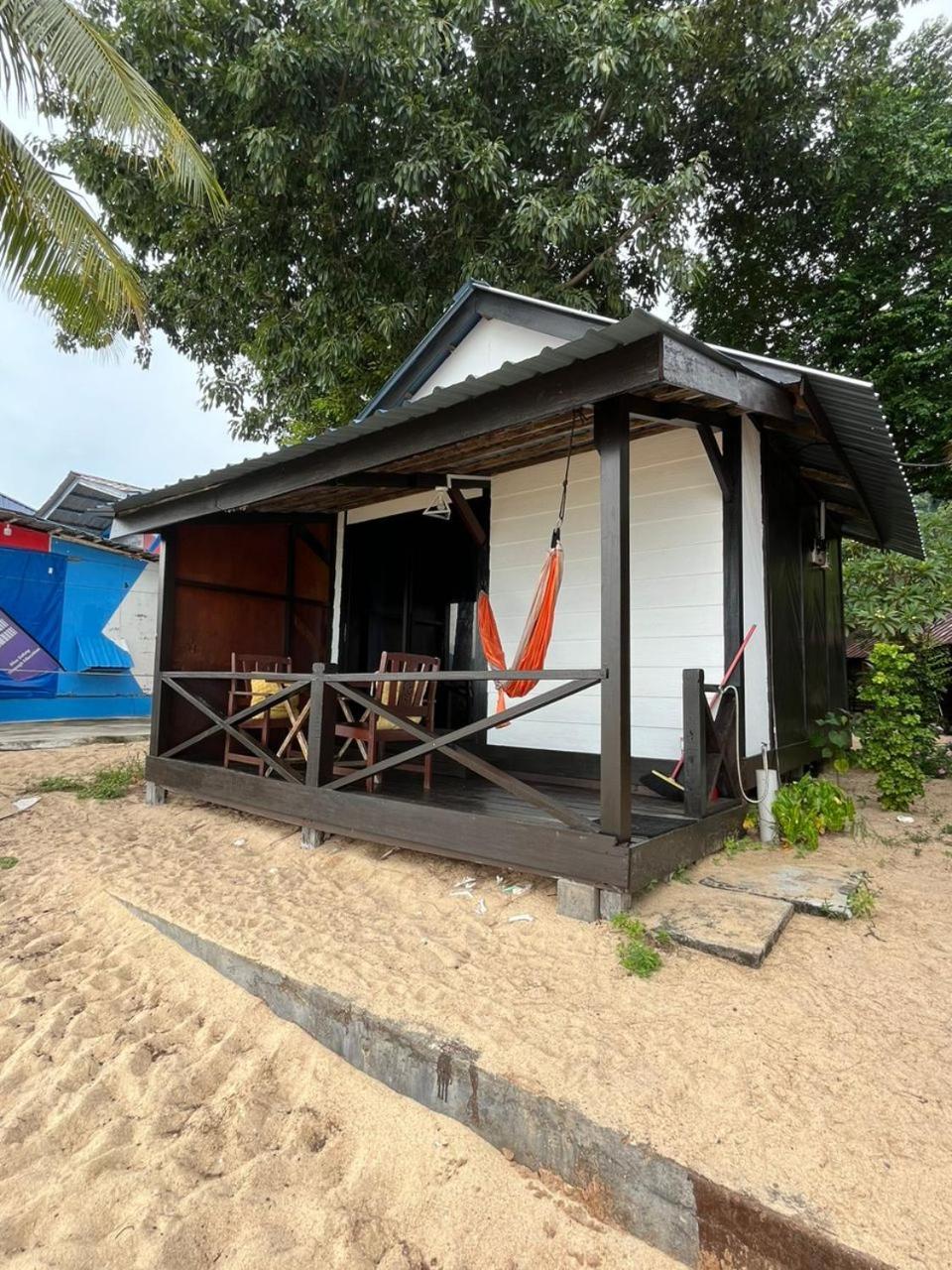 The Station Tioman Hotel Kampong Ayer Batang Екстериор снимка