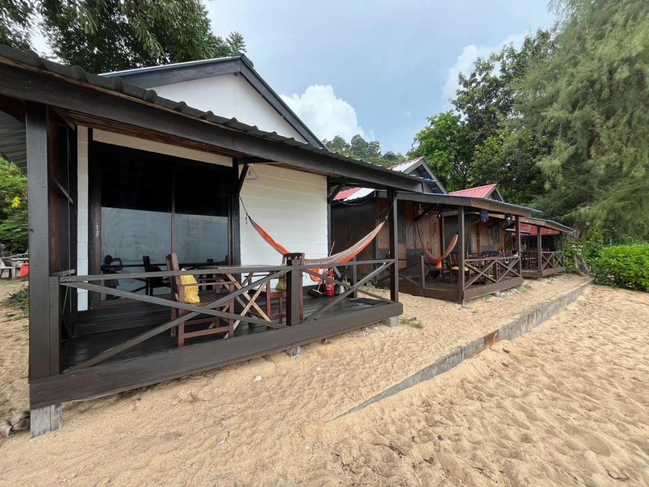 The Station Tioman Hotel Kampong Ayer Batang Екстериор снимка