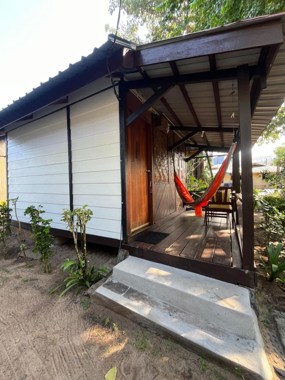 The Station Tioman Hotel Kampong Ayer Batang Екстериор снимка