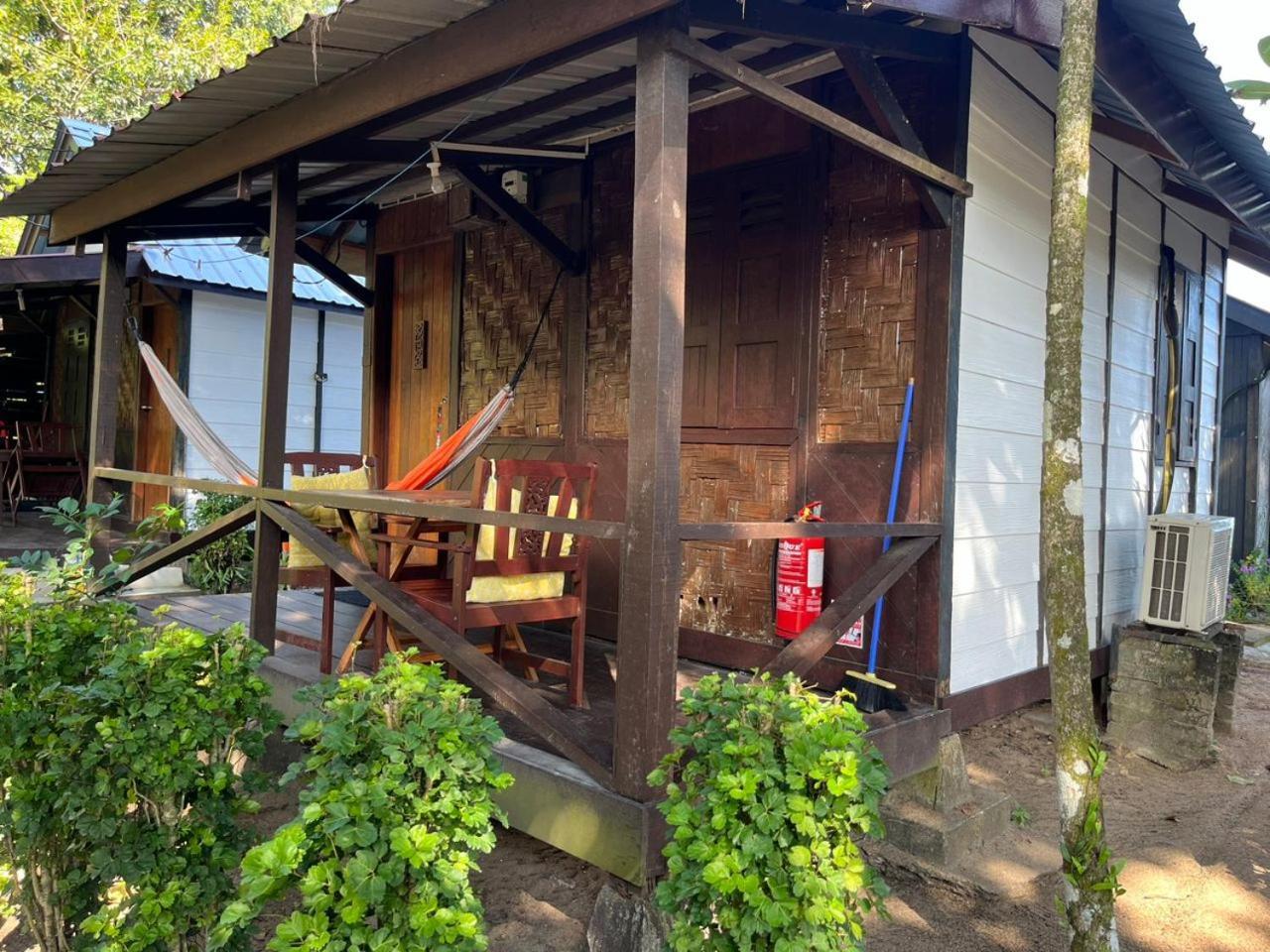 The Station Tioman Hotel Kampong Ayer Batang Екстериор снимка